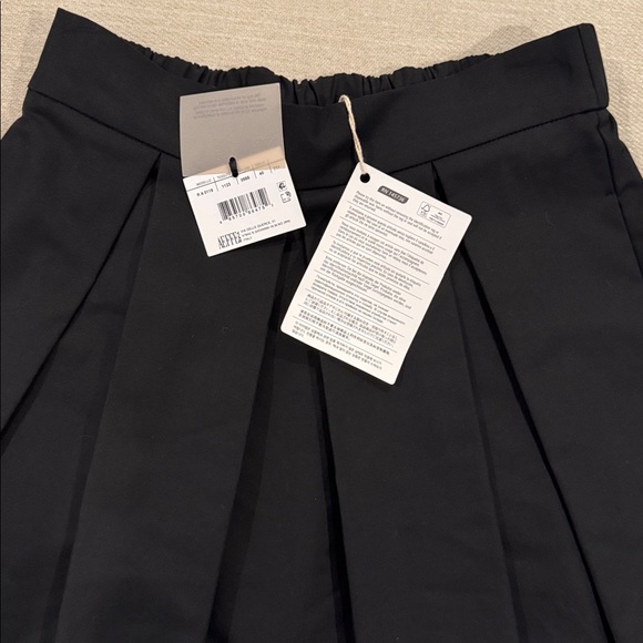 Moschino boutique black pleated skirt - Picture 5 of 5